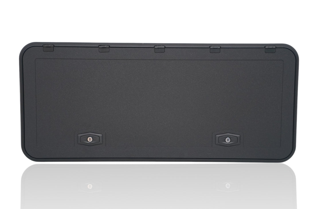 9# PLASTIC LUGGAGE DOOR